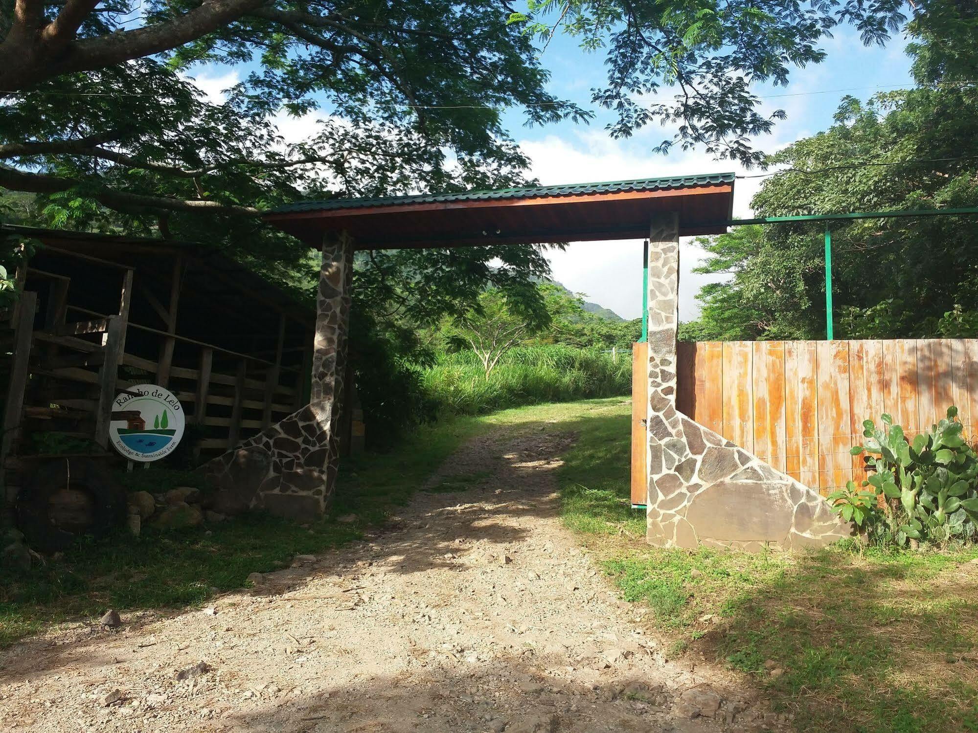 Rancho De Lelo Ecolodge Monteverde Exterior foto